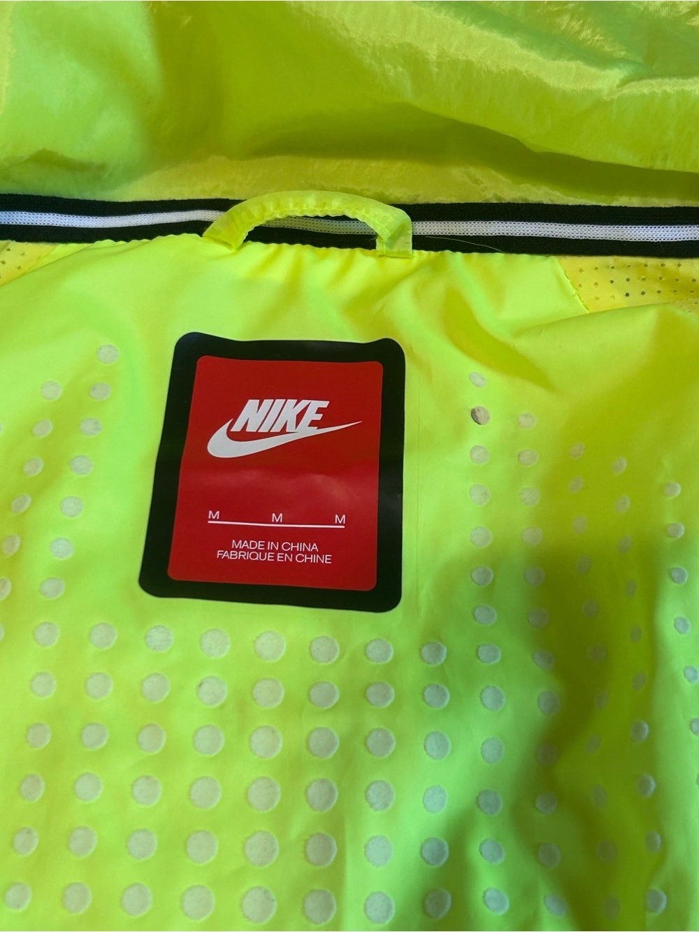 Nike Aeroshield Running Jacket Volt Yellow Hidden Hood Women’s M - Picture 11 of 16